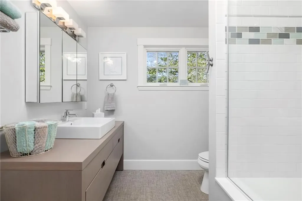 129 Ruggles Avenue Newport RI 02840