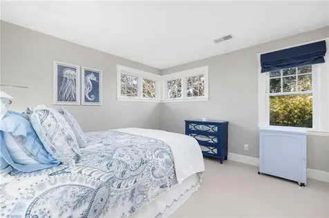 129 Ruggles Avenue Newport RI 02840