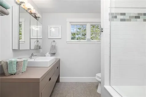 129 Ruggles Avenue Newport RI 02840