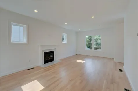 55 Pepper Bush Trail Narragansett RI 02874