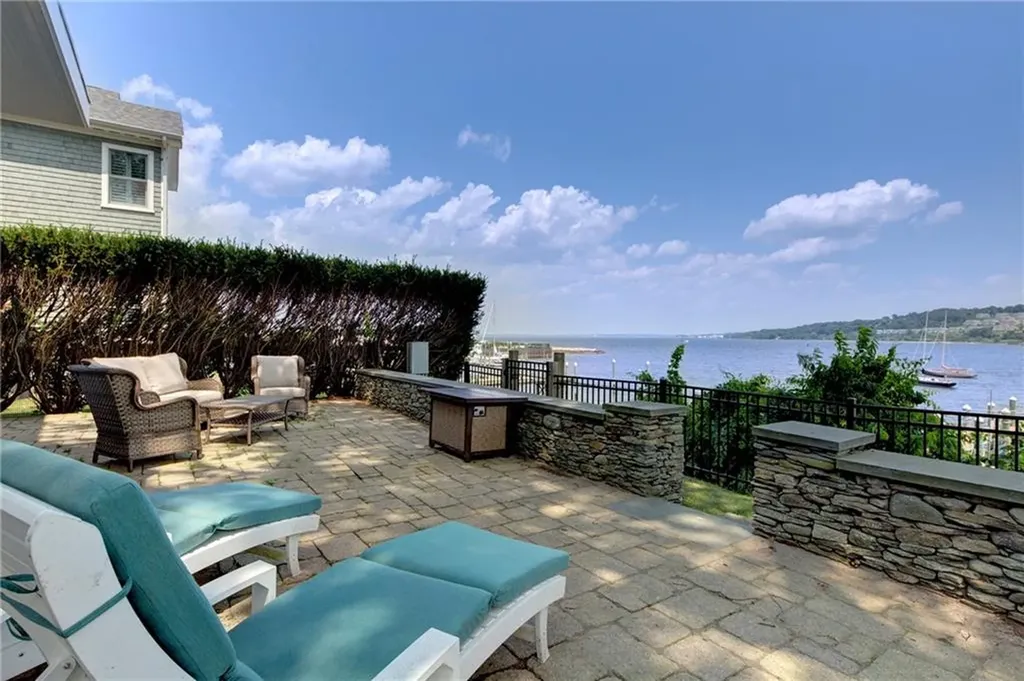 169 Narragansett Boulevard Portsmouth RI 02871