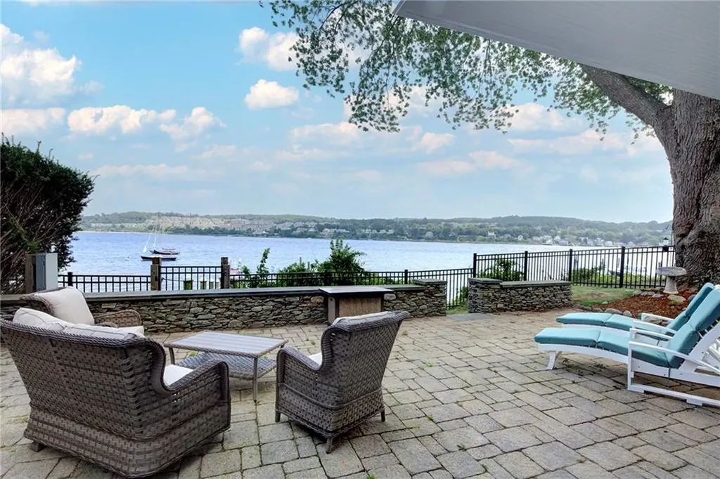 169 Narragansett Boulevard Portsmouth RI 02871