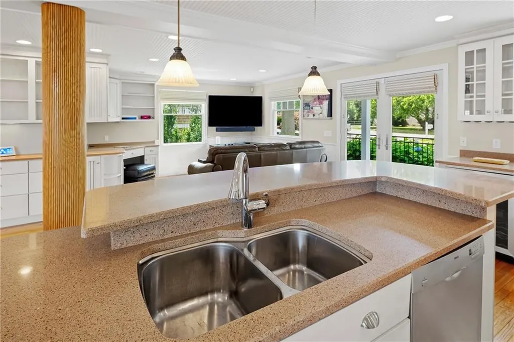 169 Narragansett Boulevard Portsmouth RI 02871