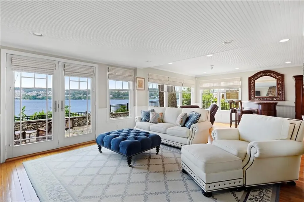 169 Narragansett Boulevard Portsmouth RI 02871