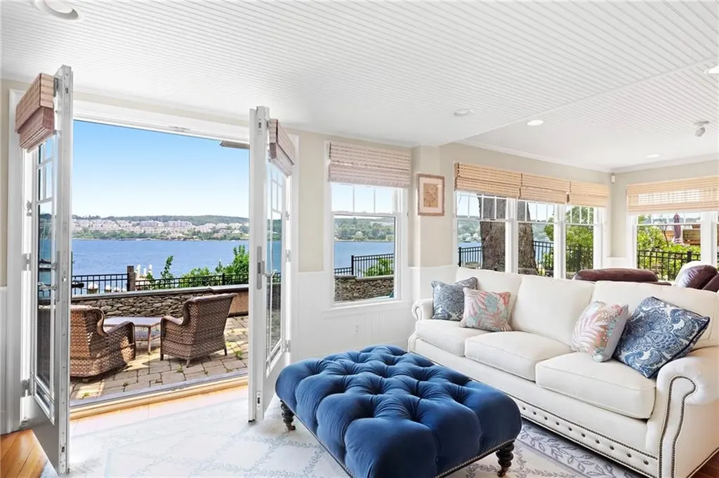 169 Narragansett Boulevard Portsmouth RI 02871