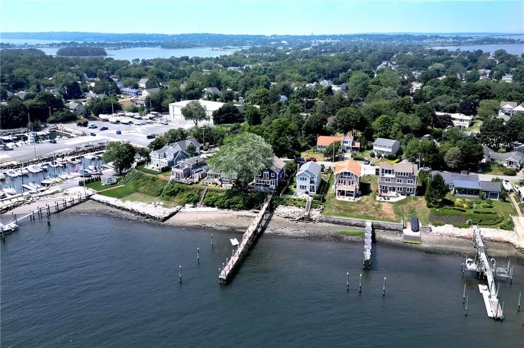 169 Narragansett Boulevard Portsmouth RI 02871