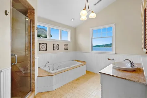 169 Narragansett Boulevard Portsmouth RI 02871