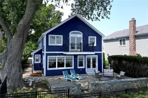 169 Narragansett Boulevard Portsmouth RI 02871