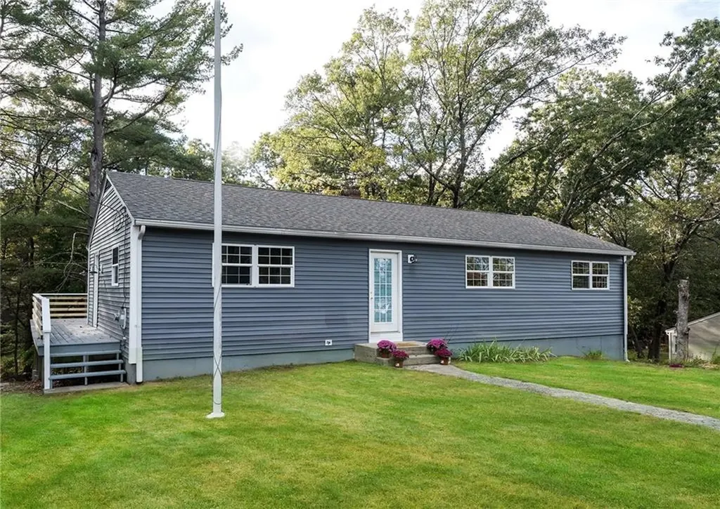 5 Patricia Avenue North Smithfield RI 02896