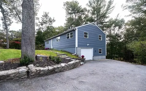 5 Patricia Avenue North Smithfield RI 02896