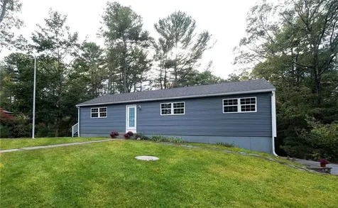 5 Patricia Avenue North Smithfield RI 02896