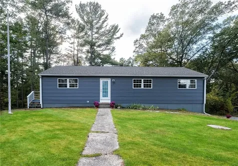 5 Patricia Avenue North Smithfield RI 02896
