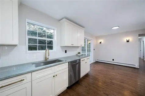 5 Patricia Avenue North Smithfield RI 02896