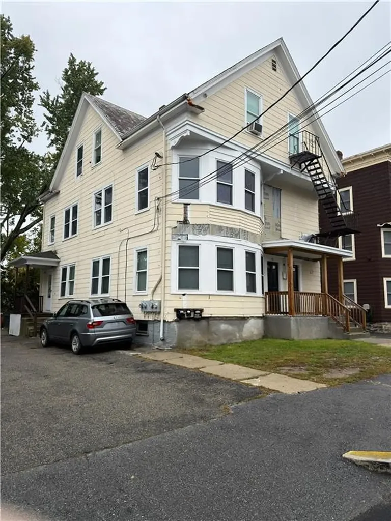 38 Rebekah Street Woonsocket RI 02895
