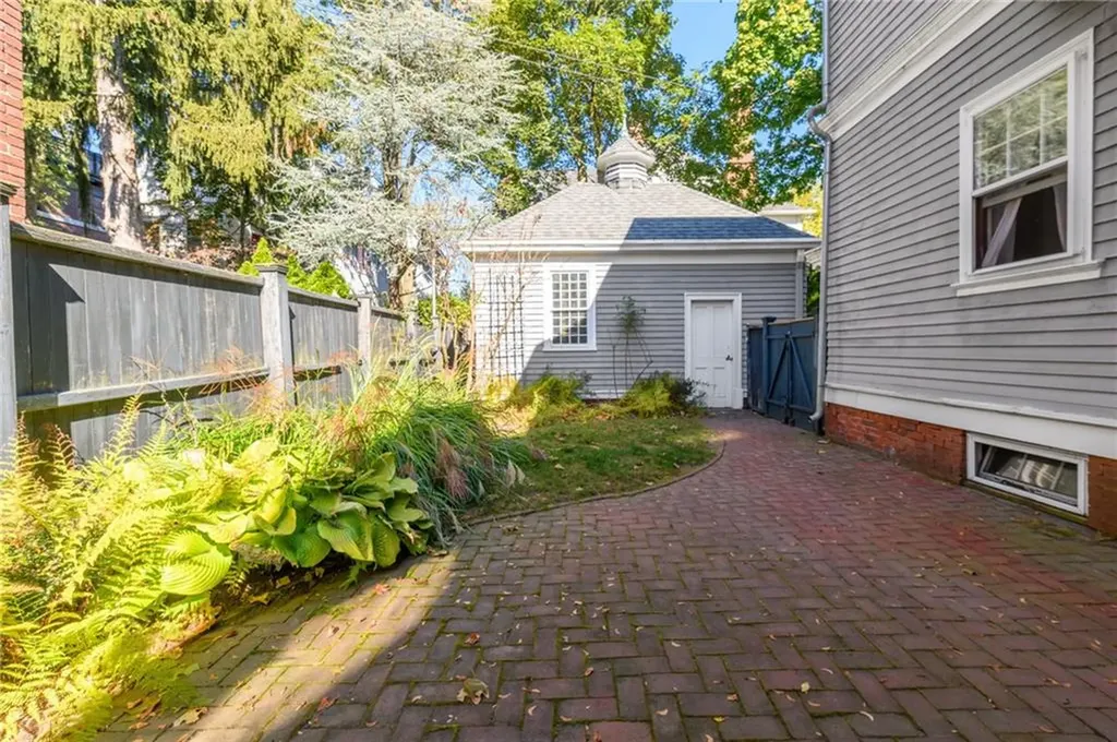 260 Bowen Street Providence RI 02906