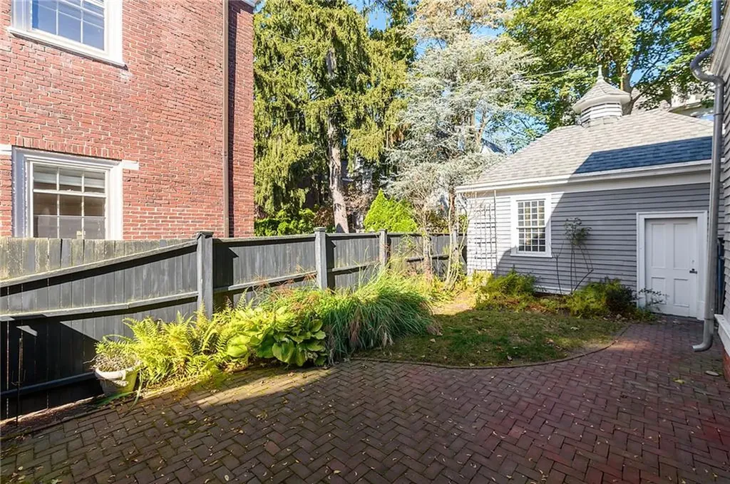 260 Bowen Street Providence RI 02906