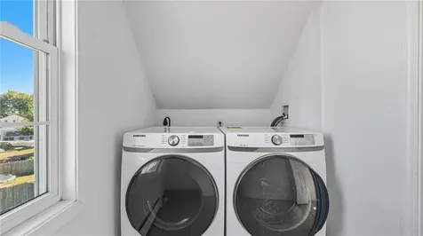 106 Cedar Avenue Portsmouth RI 02871