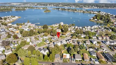 106 Cedar Avenue Portsmouth RI 02871