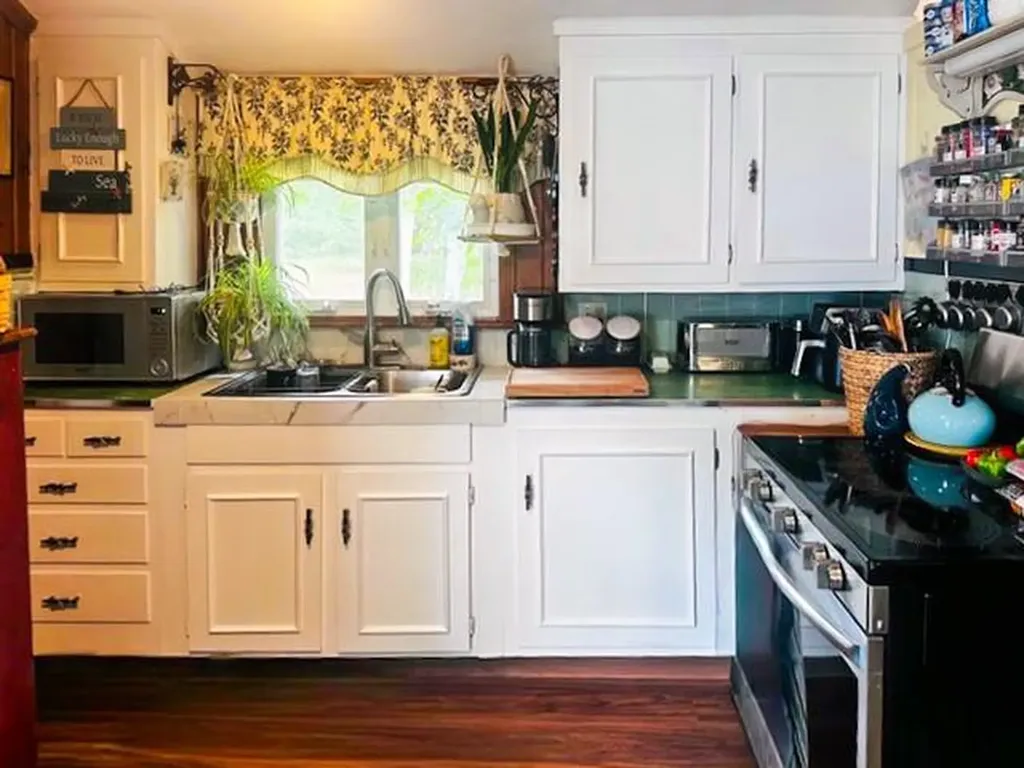 50 Andrew Comstock Road Warwick RI 02886