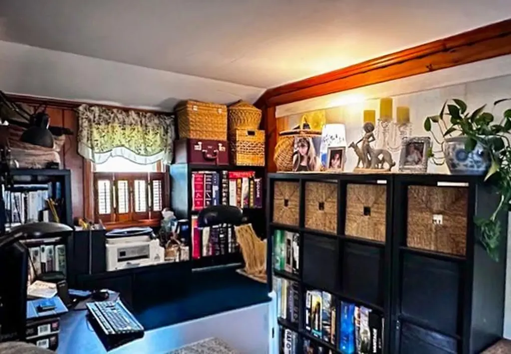 50 Andrew Comstock Road Warwick RI 02886