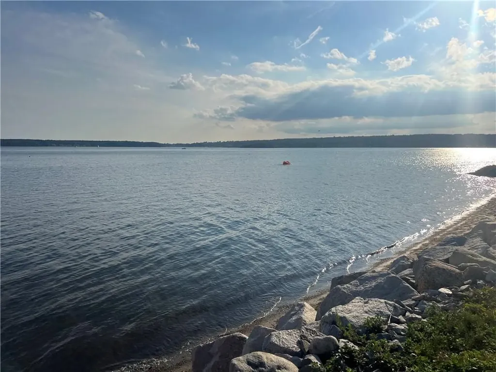 50 Andrew Comstock Road Warwick RI 02886