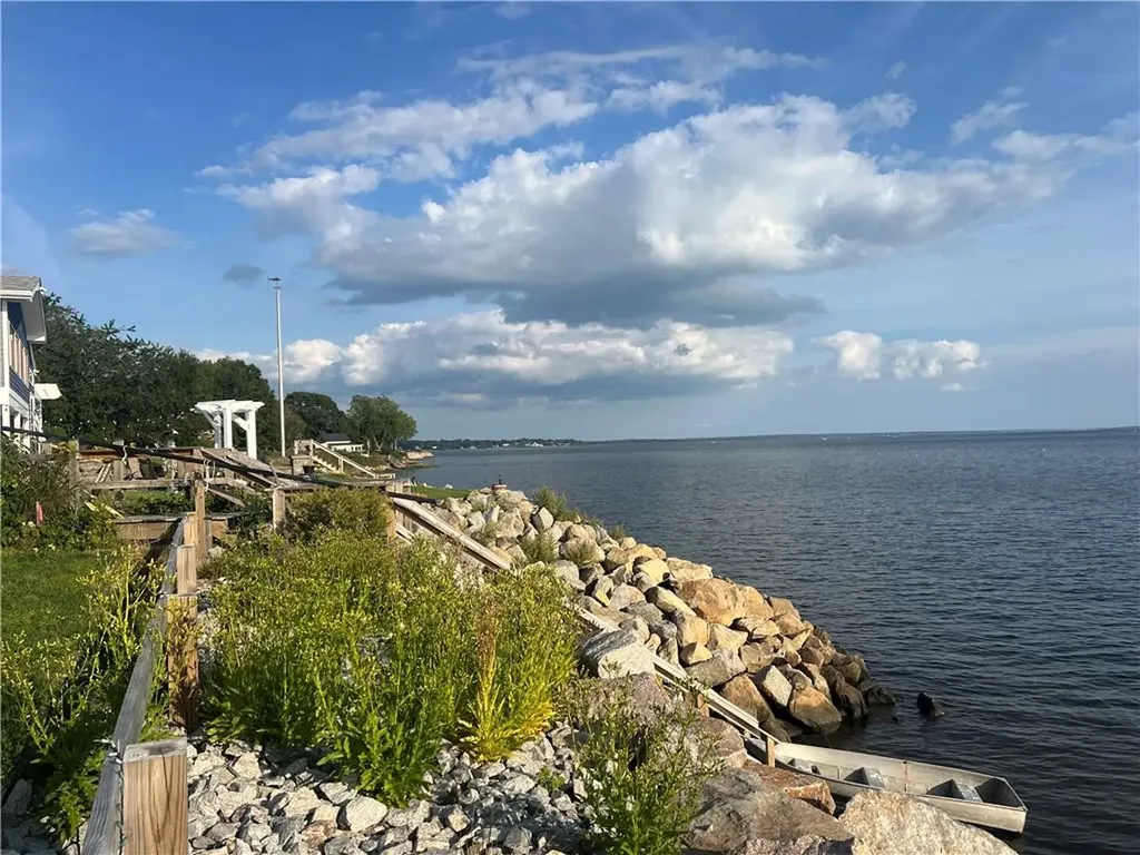 50 Andrew Comstock Road Warwick RI 02886