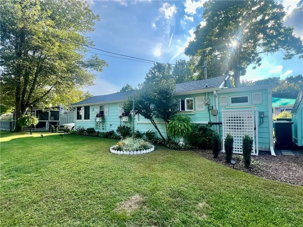 50 Andrew Comstock Road Warwick RI 02886