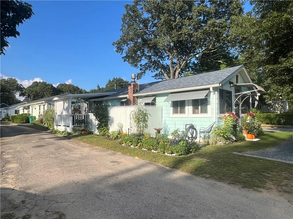 50 Andrew Comstock Road Warwick RI 02886