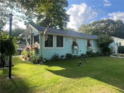 50 Andrew Comstock Road Warwick RI 02886