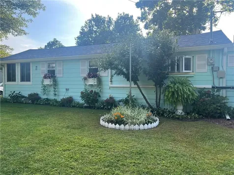 50 Andrew Comstock Road Warwick RI 02886