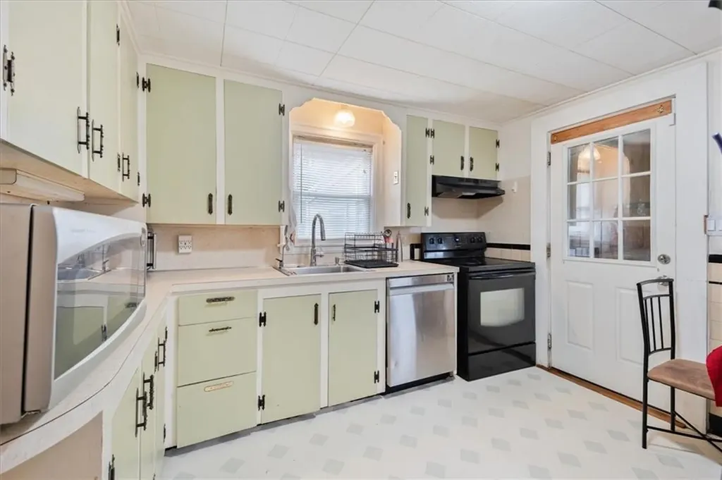 22 Community Drive Cranston RI 02905