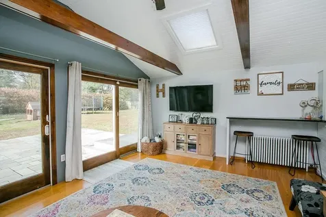 1994 East Main Road Portsmouth RI 02871