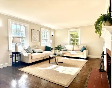 426 Metacom Avenue Bristol RI 02809