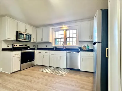 426 Metacom Avenue Bristol RI 02809