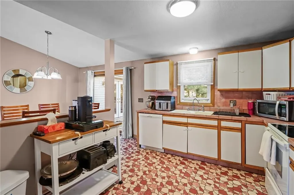 68 Pearl Avenue North Providence RI 02904