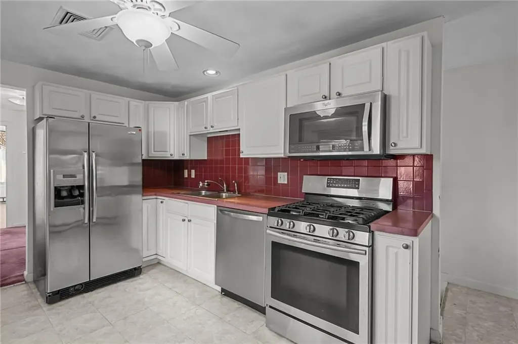 68 Pearl Avenue North Providence RI 02904