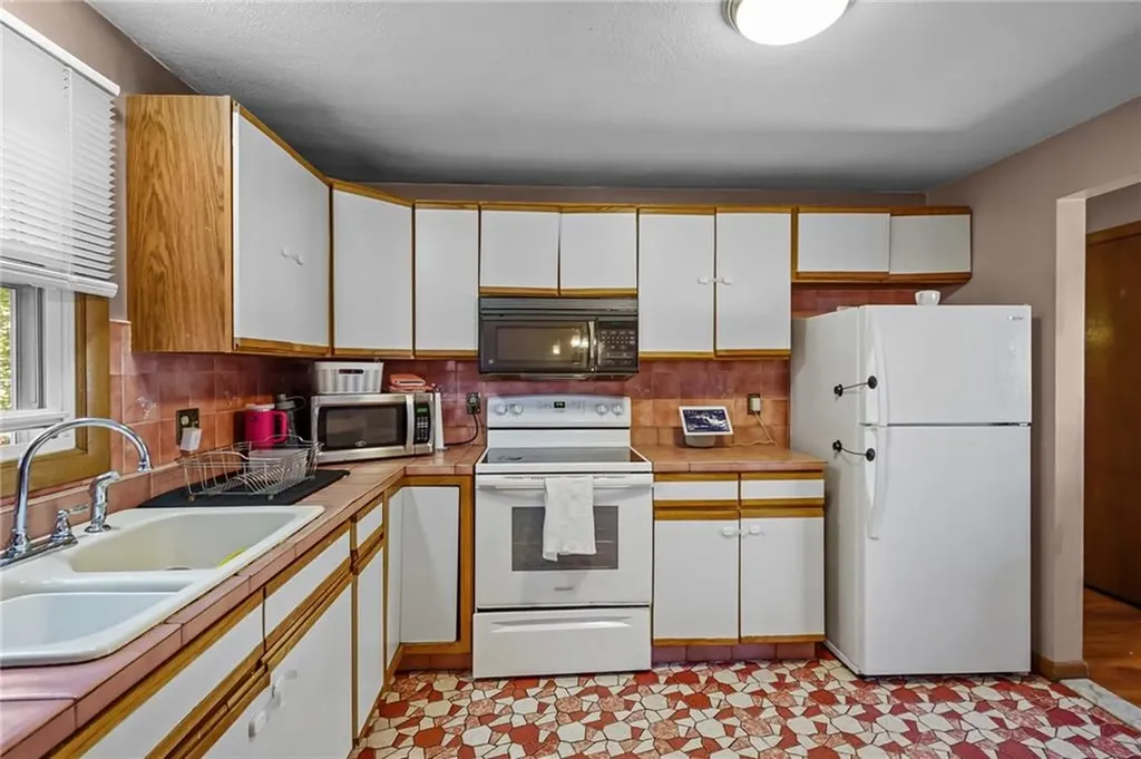 68 Pearl Avenue North Providence RI 02904