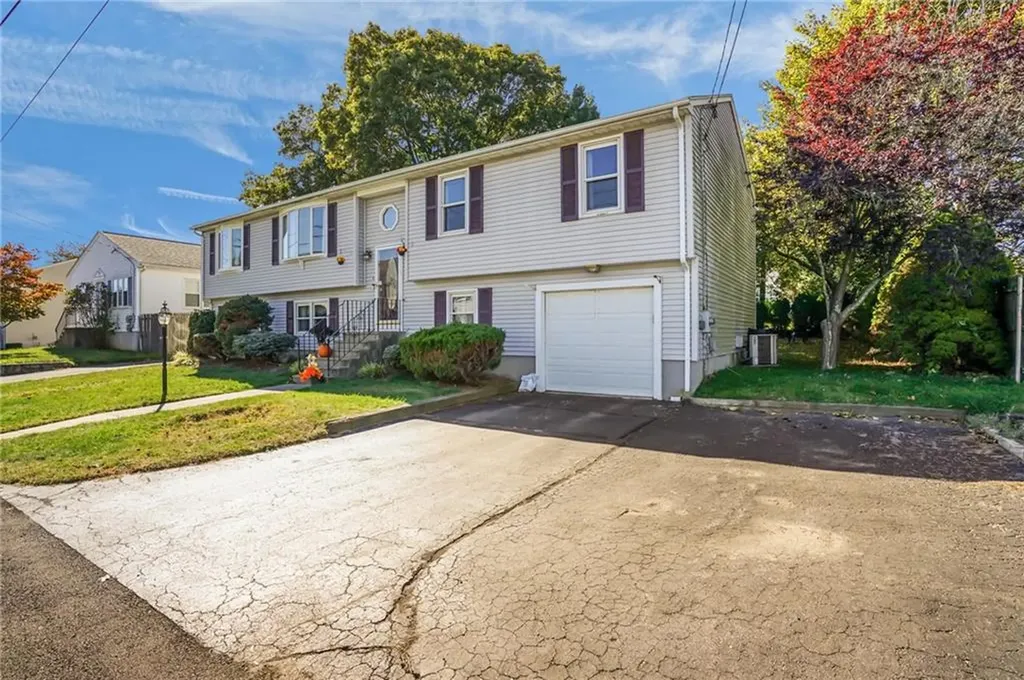 68 Pearl Avenue North Providence RI 02904