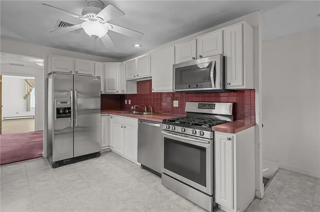 68 Pearl Avenue North Providence RI 02904