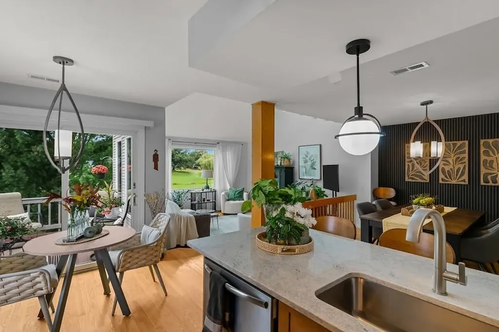 78 Valley Green Court North Providence RI 02904