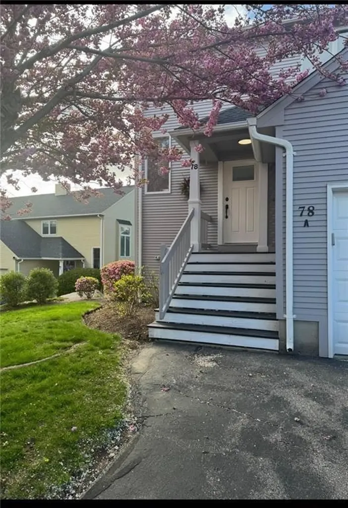 78 Valley Green Court North Providence RI 02904