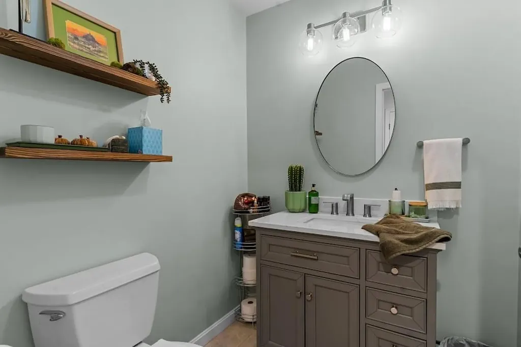 78 Valley Green Court North Providence RI 02904