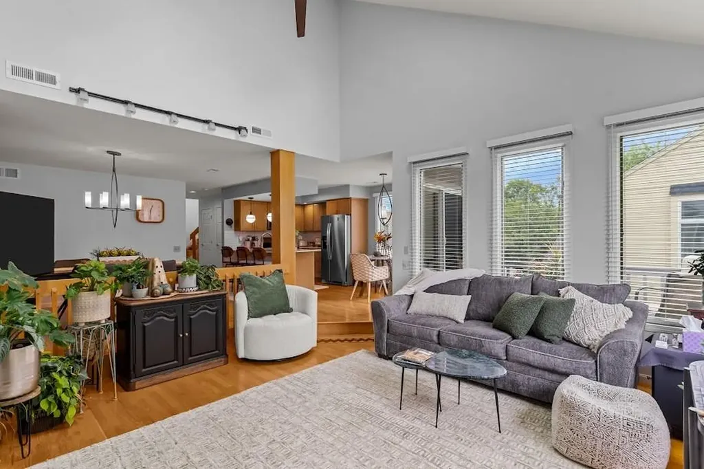 78 Valley Green Court North Providence RI 02904