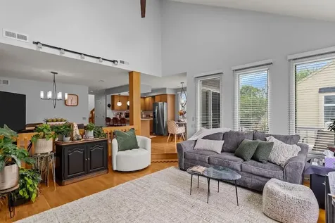 78 Valley Green Court North Providence RI 02904