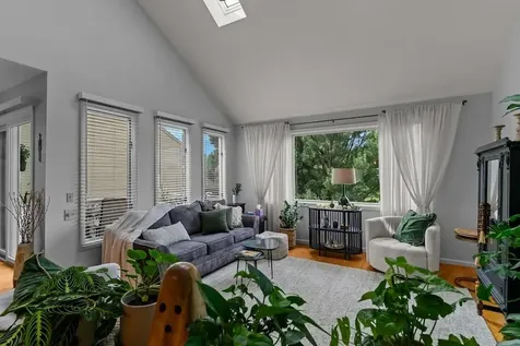 78 Valley Green Court North Providence RI 02904