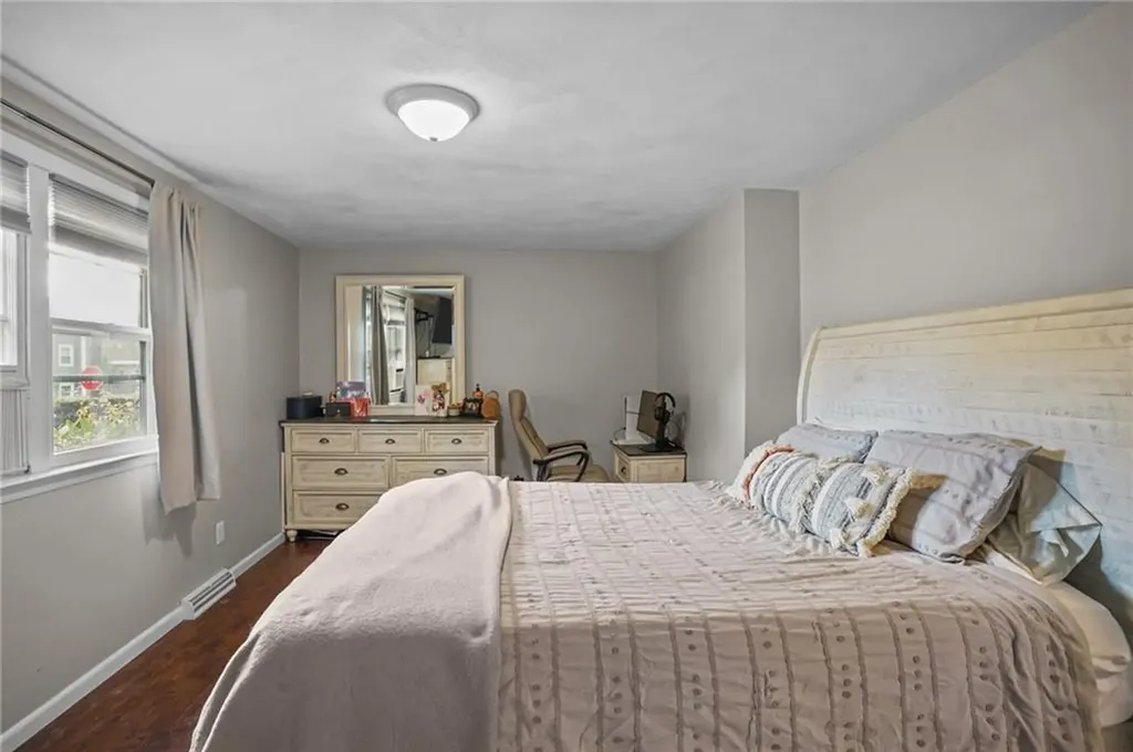 15 Obadiah Avenue Warwick RI 02889