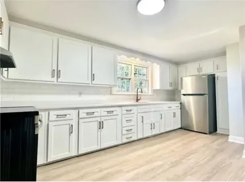 426 Metacom Avenue Bristol RI 02809