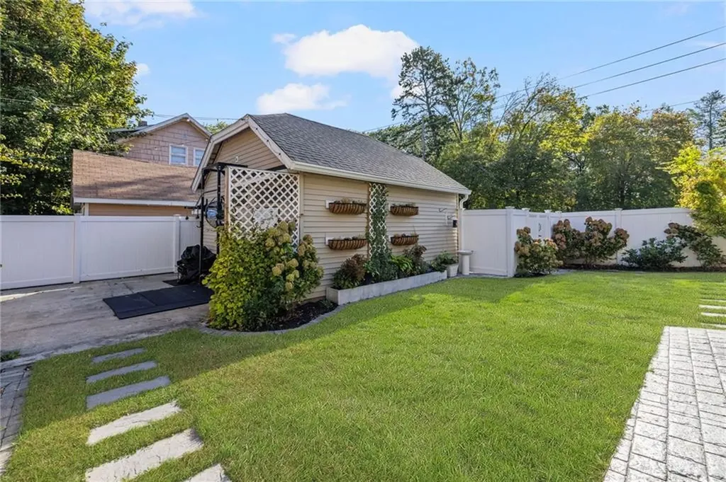 104 Wilcox Avenue Pawtucket RI 02860