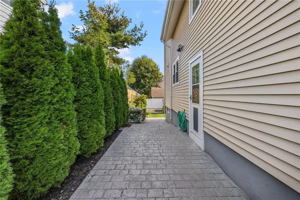 104 Wilcox Avenue Pawtucket RI 02860
