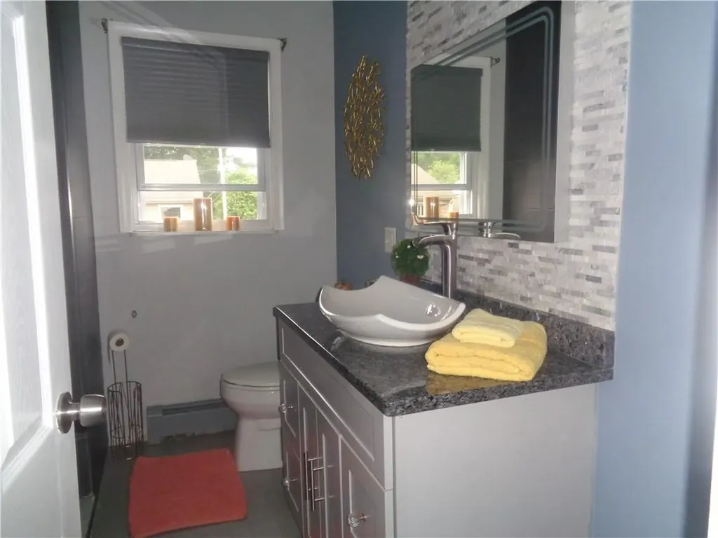 176 Vernon Street Warwick RI 02889